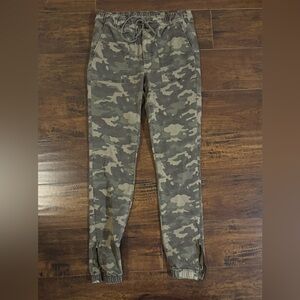 American Eagle Next Level Stretch Ankle Zip Camo Jogger Women's Size 8